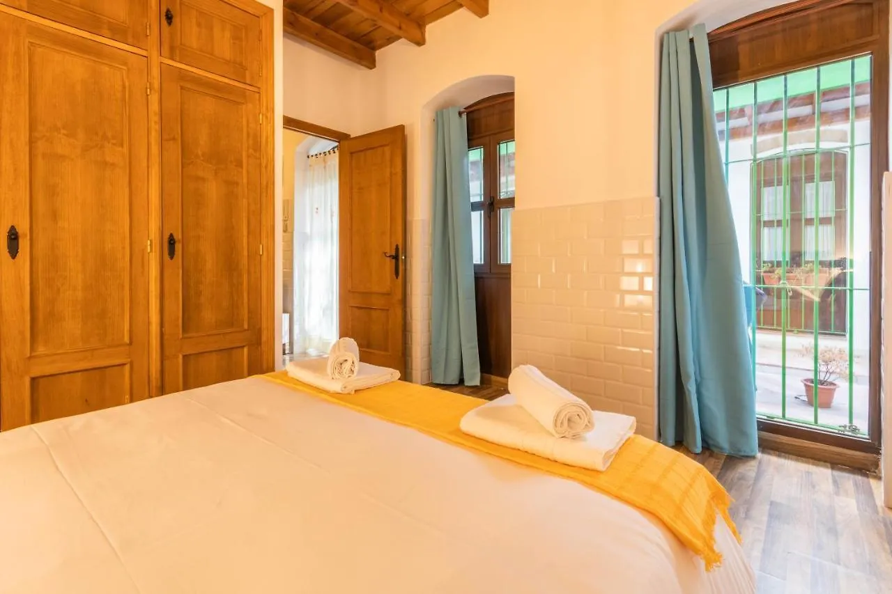 Apartment Apartamento Patio Andaluz En Sevilla